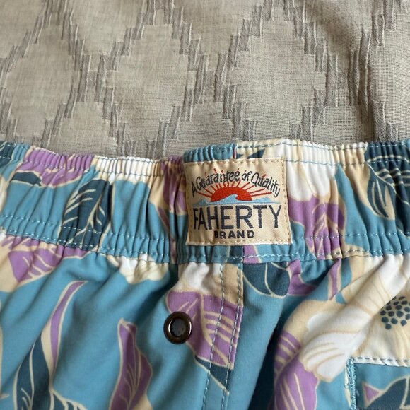 Faherty Men's Beacon Swim Trunk - Picture 5 of 7